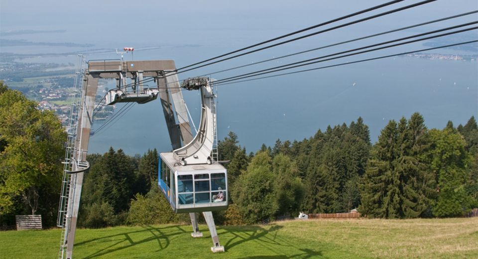 Pfänderbahn Pfänder-Seilbahn mit Bodensee im Hintergrund